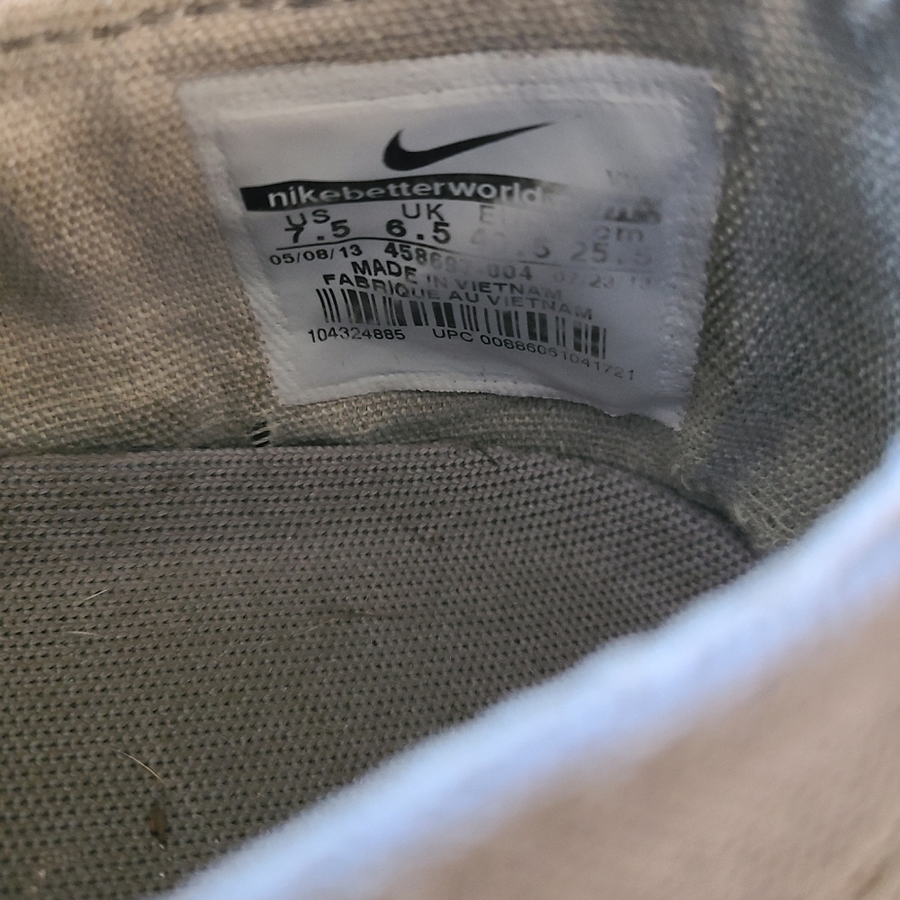 Grey shoes - Picture 2 of 2